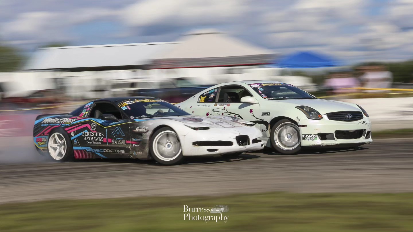 G35 and C6 Corvette drifting together